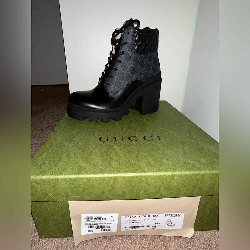Gucci Womens Boots, Never Worn(Sat in closet for long time), Leather.